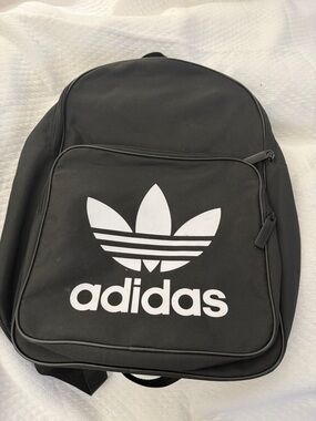 Adidas Originals Trefoil Backpack – Classic Retro Streetwear Like New!